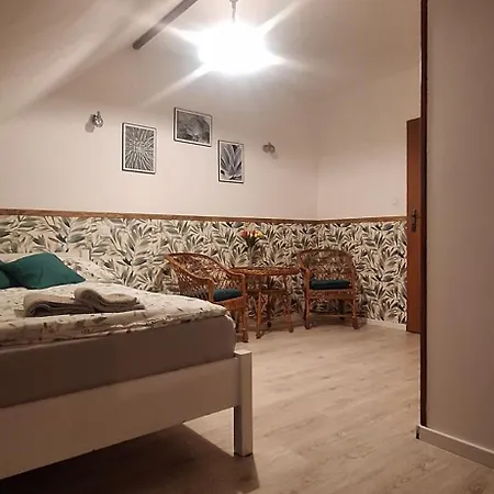 Kasztelania Pod Lipami Κατάλυμα σε φάρμα *
