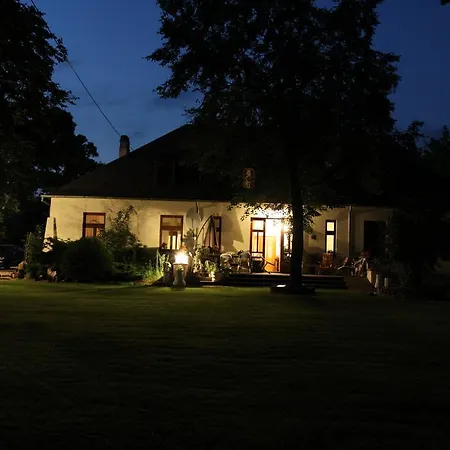 Farm stay Kasztelania Pod Lipami