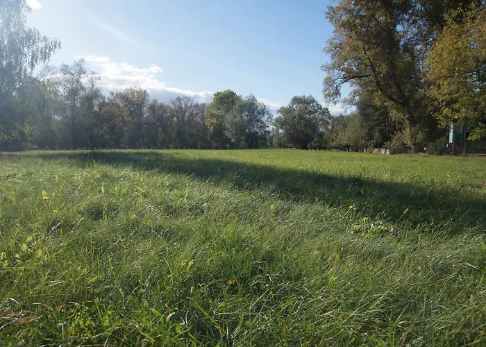 Kasztelania Pod Lipami Séjour à la ferme Zakroczym
