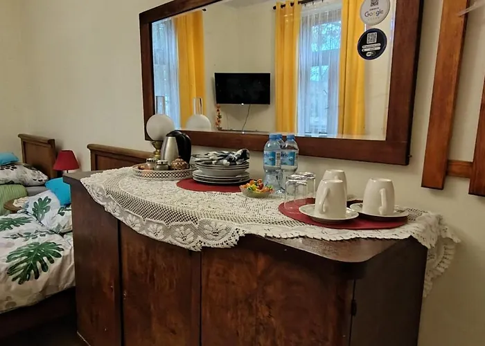 Kasztelania Pod Lipami 农家乐 Zakroczym